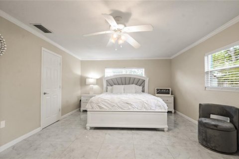 Villa ou maison à vendre à Haines City, Floride: 4 chambres, 217.58 m2 № 1784316 - photo 18