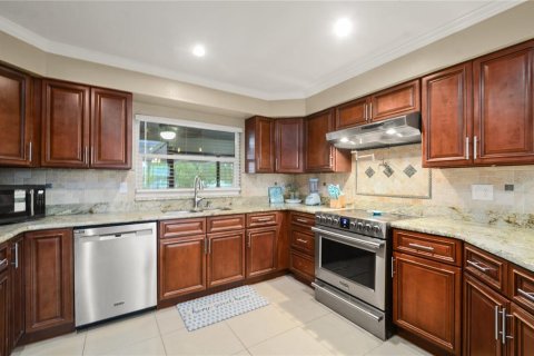 Villa ou maison à vendre à Haines City, Floride: 4 chambres, 217.58 m2 № 1784316 - photo 15