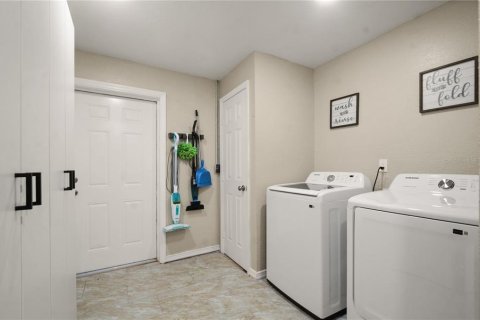 Villa ou maison à vendre à Haines City, Floride: 4 chambres, 217.58 m2 № 1784316 - photo 27