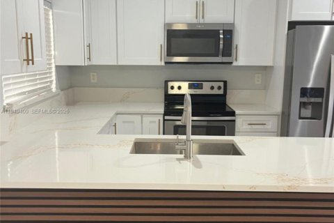 Снять в аренду таунхаус в Плантация, Флорида 2 спальни, 116.96м2, № 2005165 - фото 12