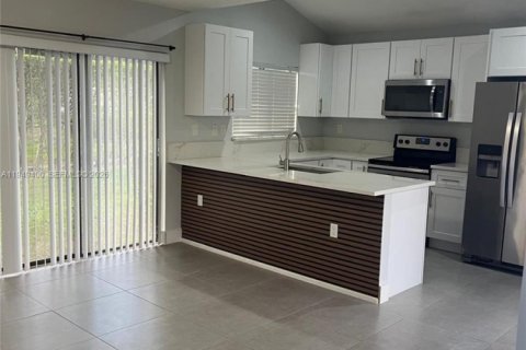 Снять в аренду таунхаус в Плантация, Флорида 2 спальни, 116.96м2, № 2005165 - фото 11