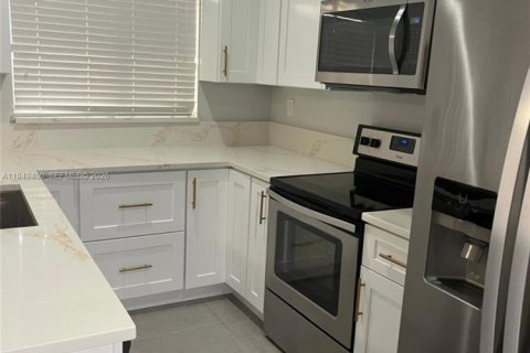 Снять в аренду таунхаус в Плантация, Флорида 2 спальни, 116.96м2, № 2005165 - фото 13