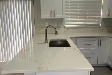 Снять в аренду таунхаус в Плантация, Флорида 2 спальни, 116.96м2, № 2005165 - фото 16