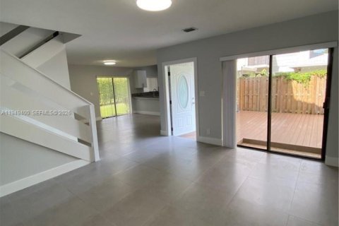 Снять в аренду таунхаус в Плантация, Флорида 2 спальни, 116.96м2, № 2005165 - фото 7