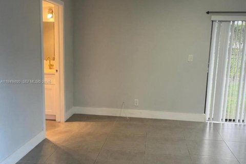 Снять в аренду таунхаус в Плантация, Флорида 2 спальни, 116.96м2, № 2005165 - фото 4