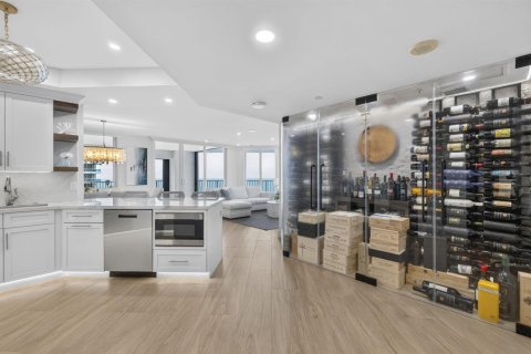 Condo in Fort Lauderdale, Florida, 3 bedrooms  № 2086378 - photo 11