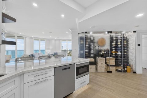 Condo in Fort Lauderdale, Florida, 3 bedrooms  № 2086378 - photo 12