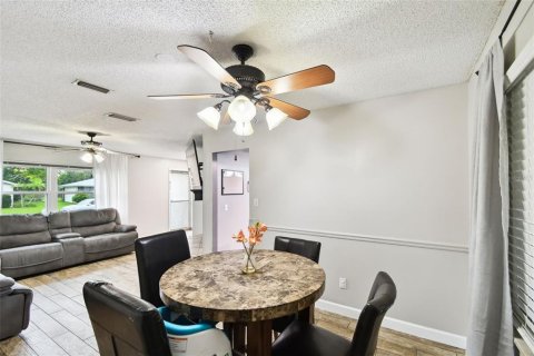 Villa ou maison à vendre à Casselberry, Floride: 4 chambres, 153.47 m2 № 1836970 - photo 5