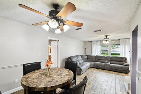 Villa ou maison à vendre à Casselberry, Floride: 4 chambres, 153.47 m2 № 1836970 - photo 6