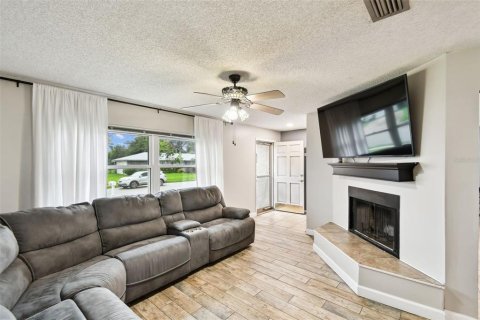 Villa ou maison à vendre à Casselberry, Floride: 4 chambres, 153.47 m2 № 1836970 - photo 2