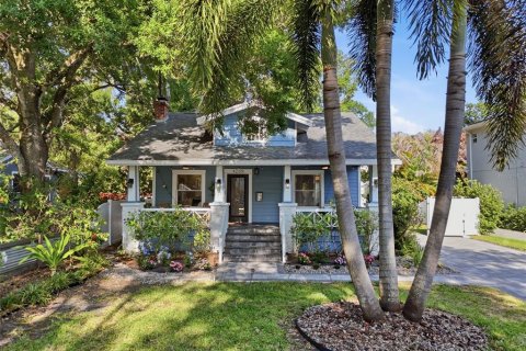 House in Tampa, Florida 3 bedrooms, 132.2 sq.m. № 2114187