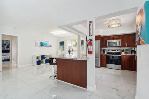 Casa en venta en Hollywood, Florida, 4 dormitorios, 198.9 m2 № 2088232 - foto 8