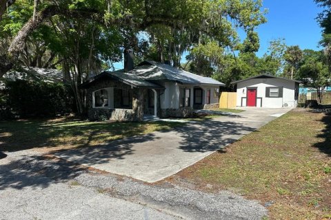 House in DeLand, Florida 3 bedrooms, 125.42 sq.m. № 2222624