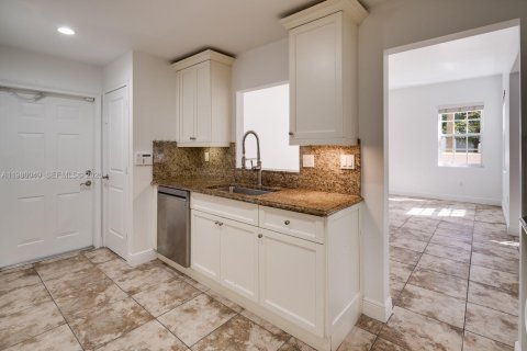 Touwnhouse à louer à Coral Gables, Floride: 3 chambres, 217.67 m2 № 2046370 - photo 7