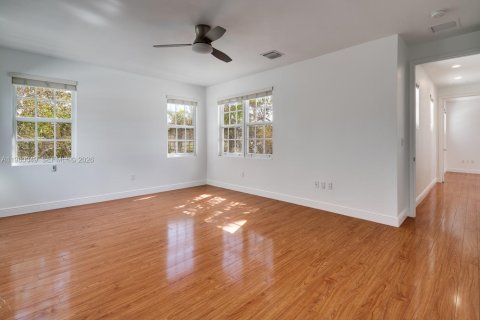 Touwnhouse à louer à Coral Gables, Floride: 3 chambres, 217.67 m2 № 2046370 - photo 11