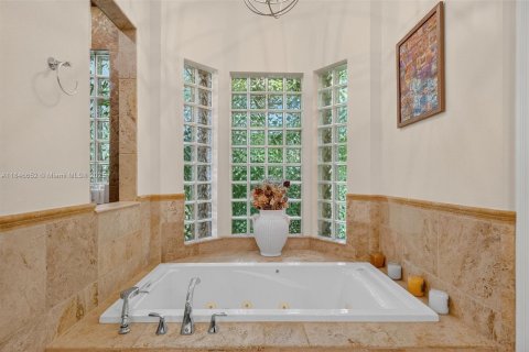 Casa en venta en Palmetto Bay, Florida, 6 dormitorios, 366.41 m2 № 1874230 - foto 30