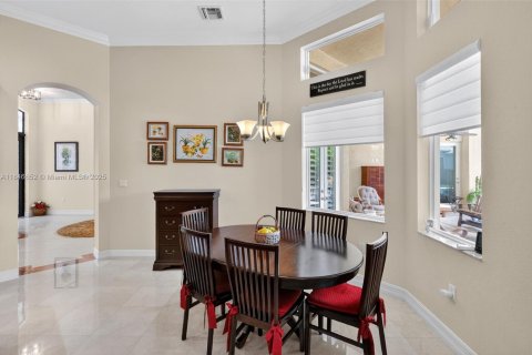 Casa en venta en Palmetto Bay, Florida, 6 dormitorios, 366.41 m2 № 1874230 - foto 25