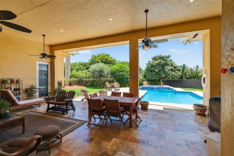 Casa en venta en Palmetto Bay, Florida, 6 dormitorios, 366.41 m2 № 1874230 - foto 11