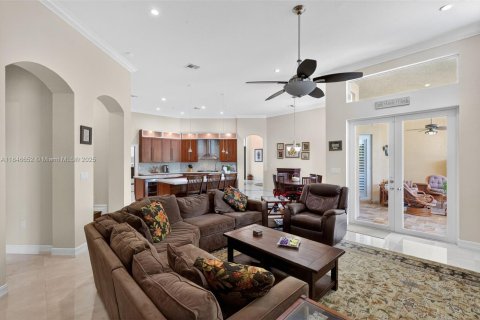 Casa en venta en Palmetto Bay, Florida, 6 dormitorios, 366.41 m2 № 1874230 - foto 27