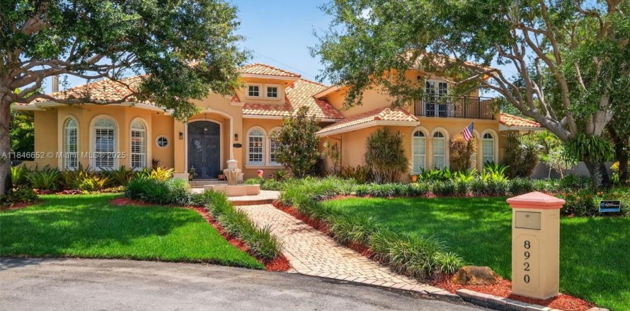 Casa en Palmetto Bay, Florida 6 dormitorios, 366.41 m2 № 1874230