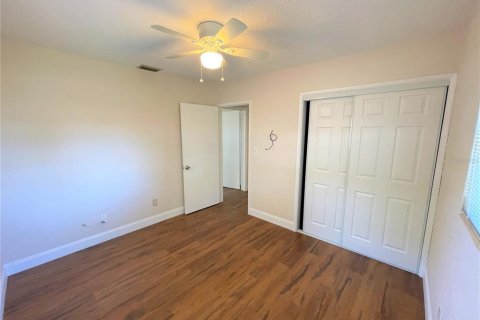 Villa ou maison à louer à Largo, Floride: 2 chambres, 89.56 m2 № 2118565 - photo 14
