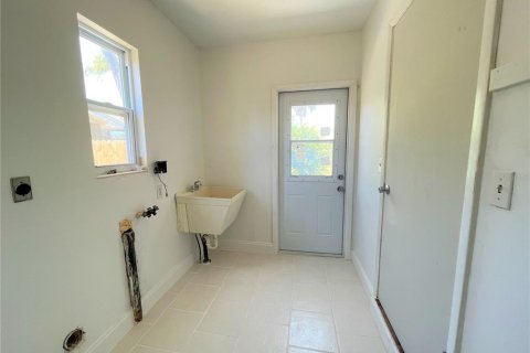 Villa ou maison à louer à Largo, Floride: 2 chambres, 89.56 m2 № 2118565 - photo 11