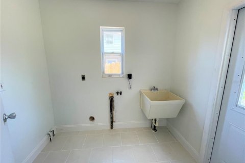 Villa ou maison à louer à Largo, Floride: 2 chambres, 89.56 m2 № 2118565 - photo 12