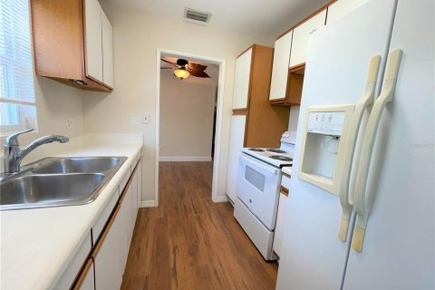Villa ou maison à louer à Largo, Floride: 2 chambres, 89.56 m2 № 2118565 - photo 19