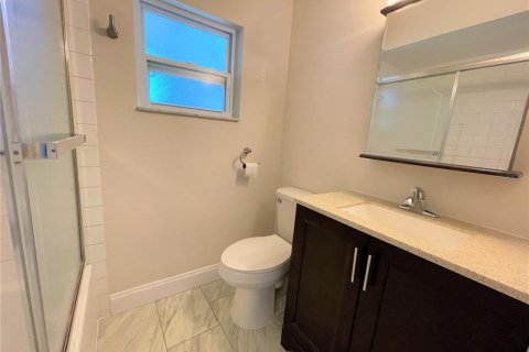 Villa ou maison à louer à Largo, Floride: 2 chambres, 89.56 m2 № 2118565 - photo 15