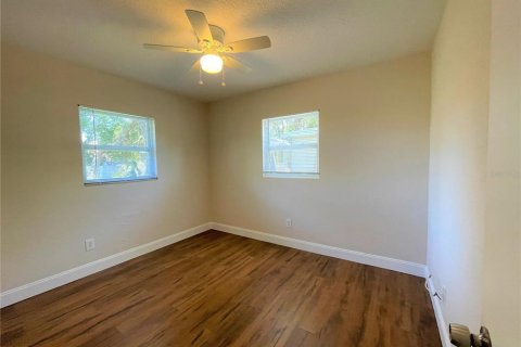 Villa ou maison à louer à Largo, Floride: 2 chambres, 89.56 m2 № 2118565 - photo 13