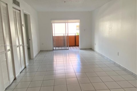 Condominio en venta en Miami, Florida, 1 dormitorio, 56.67 m2 № 2008525 - foto 8
