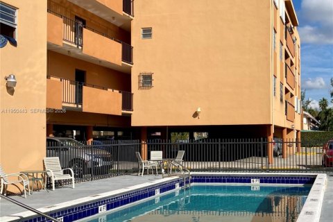 Condominio en venta en Miami, Florida, 1 dormitorio, 56.67 m2 № 2008525 - foto 2