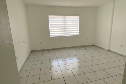 Condominio en venta en Miami, Florida, 1 dormitorio, 56.67 m2 № 2008525 - foto 3