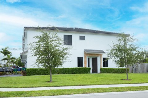 Townhouse in Homestead, Florida 3 bedrooms, 158.4 sq.m. № 1896463 - photo 3