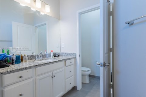Townhouse in Homestead, Florida 3 bedrooms, 158.4 sq.m. № 1896463 - photo 30