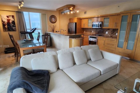 Кондоминиум с 3 спальнями в Санни-Айлс-Бич, Флорида № 2014295