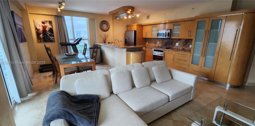 Кондоминиум с 3 спальнями в Санни-Айлс-Бич, Флорида № 2014295