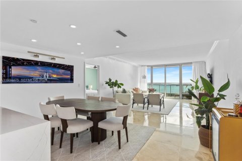 Condominio en venta en Miami, Florida, 3 dormitorios, 197.88 m2 № 1992905 - foto 5