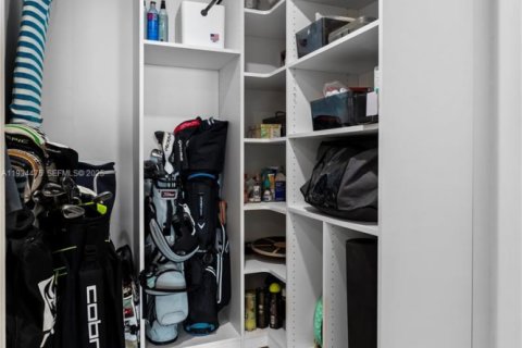 Condominio en venta en Miami, Florida, 3 dormitorios, 197.88 m2 № 1992905 - foto 27