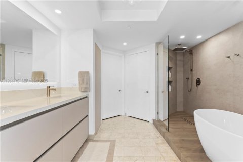 Condominio en venta en Miami, Florida, 3 dormitorios, 197.88 m2 № 1992905 - foto 21