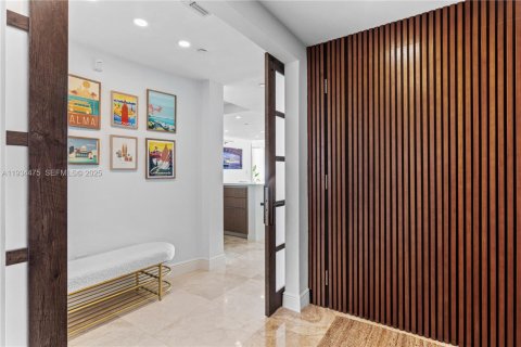 Condominio en venta en Miami, Florida, 3 dormitorios, 197.88 m2 № 1992905 - foto 3