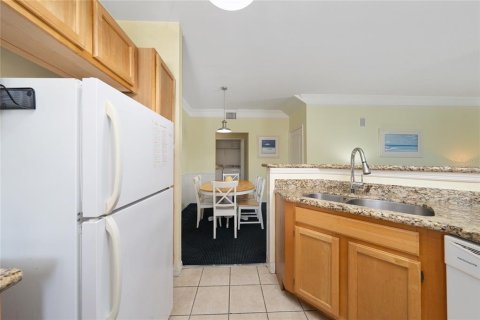 Купить кондоминиум в Киссимми, Флорида 8 комнат, 99.03м2, № 2214382 - фото 18