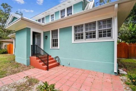House in Dunedin, Florida 3 bedrooms, 143.63 sq.m. № 2151440 - photo 6