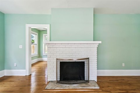 House in Dunedin, Florida 3 bedrooms, 143.63 sq.m. № 2151440 - photo 13