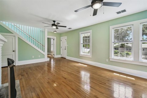 House in Dunedin, Florida 3 bedrooms, 143.63 sq.m. № 2151440 - photo 15