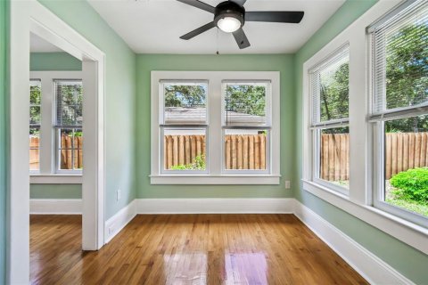 House in Dunedin, Florida 3 bedrooms, 143.63 sq.m. № 2151440 - photo 20