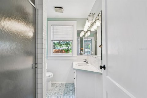 House in Dunedin, Florida 3 bedrooms, 143.63 sq.m. № 2151440 - photo 30