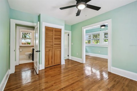 House in Dunedin, Florida 3 bedrooms, 143.63 sq.m. № 2151440 - photo 27