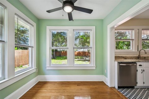 House in Dunedin, Florida 3 bedrooms, 143.63 sq.m. № 2151440 - photo 16