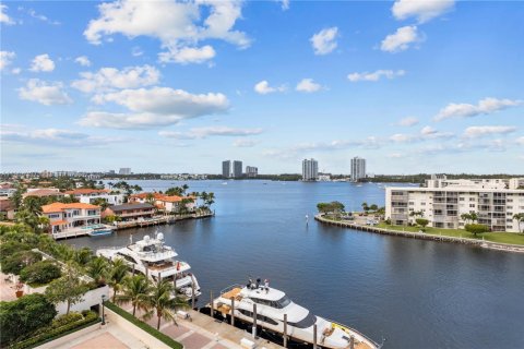 Condominio en venta en Aventura, Florida, 2 dormitorios, 125.42 m2 № 1963545 - foto 19